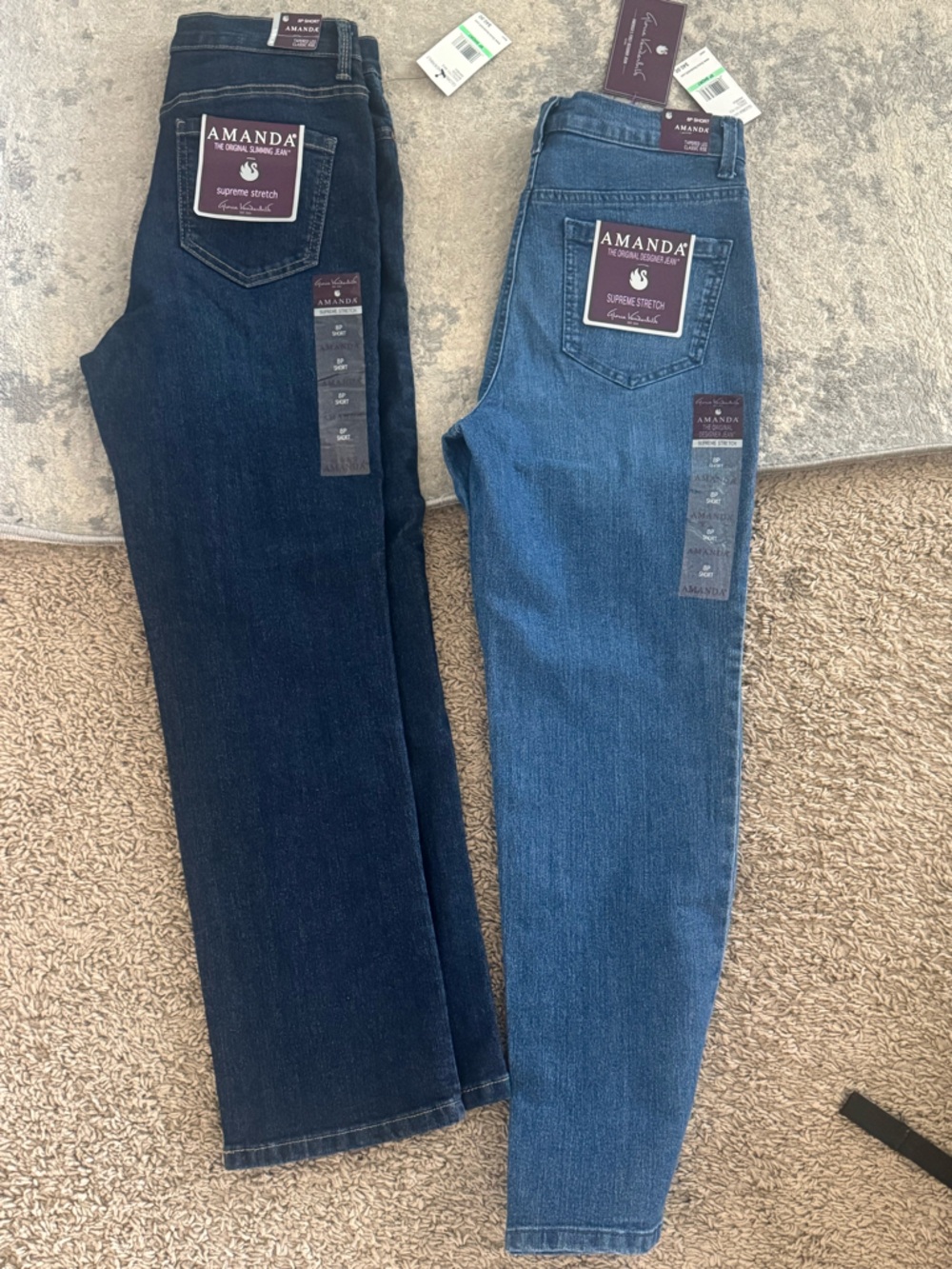 Gloria Vanderbilt Women’s petite Blue Jeans - Classic Straight Fit (2pairs)